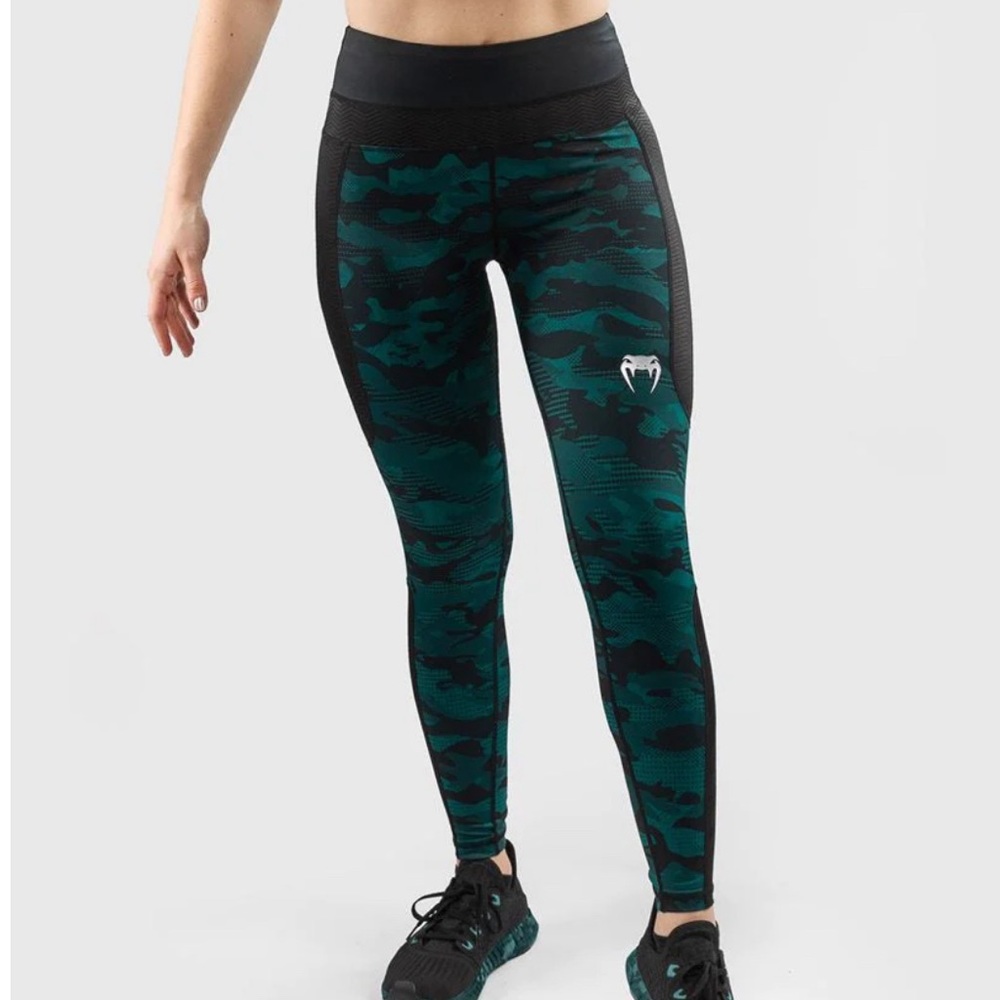 Venom Camo Green/Black crop leggings size XS NWT
